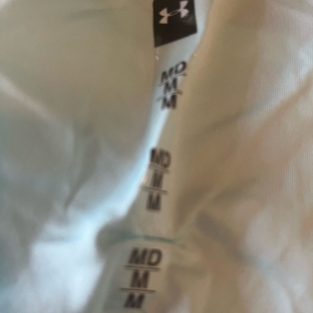 Workout tank pretty mint green brand new with tags, size Medium, under armor - Picture 3 of 4